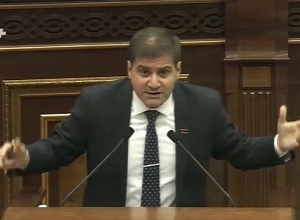 Դուք այս բոլոր իրավիճակներում ծպտուն չեք հանել․ Բաբաջանյանը՝ իշխանական պատգամավորին