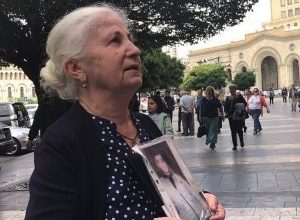 «Я живу надеждой на вашу революцию: найдите моего сына»