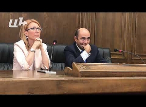 Արթուր Վանեցյանն իր հայտարարությամբ սկիզբ է դնում իր քաղաքական գործունեությանը․ Էդմոն Մարուքյան