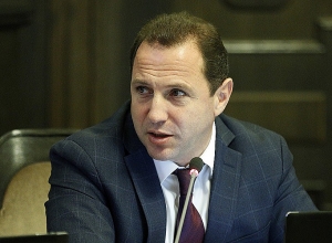 Չկա էդպիսի բան․ Դավիթ Տոնոյանը՝ իր հնարավոր պաշտոնանկության մասին