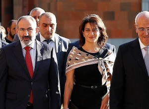 Նիկոլ Փաշինյանը և Աննա Հակոբյանը ներկա են գտնվել Մայր Աթոռի հիմնանորոգված Վեհարանի բացմանը