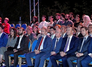 Nikol Pashinyan visits Public TV