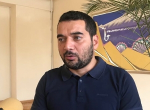 Не думаю, что Артур Ванецян обладает такой информацией, которой должна бояться власть: Рачья Акопян