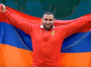 Тяжелоатлет Симон Мартиросян - двукратный чемпион мира