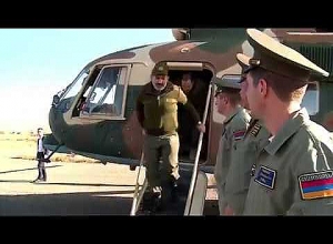 Փաշինյանը ուղղաթիռով ժամանել է զորավարժությունների ընթացքին հետեւելու