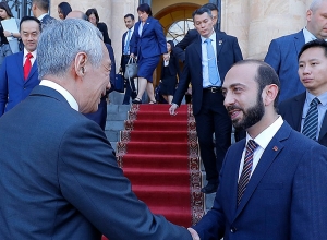 Ararat Mirzoyan receives delegation led by Prime Minister of Singapore