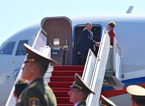 Президент РФ Владимир Путин прибыл в Армению