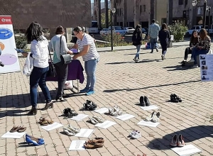 Акция, посвященная Национальному дню борьбы с семейным насилием: фотографии