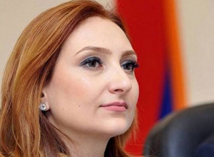 С чем связан инцидент, относящийся к Алену Симоняну, по мнению Лилит Макунц?