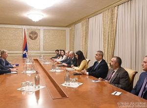 Բակո Սահակյանը հանդիպել է Ֆրենկ Փալոունի հետ
