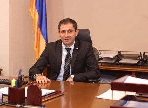 Несмотря на опасность, живущие и творящие в Беркабере жители продолжают прочно удерживать тыл границы: министр опубликовал видеоматериал