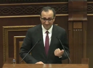 Արարատ Միրզոյանը կոշտ արձագանքեց Արսեն Թորոսյանին