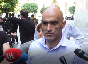 Жители Норашена требуют восстановить в должности бывшего главу общины