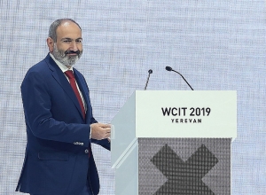 Նիկոլ Փաշինյանի հանդիումը WCIT 2019 մասնակից, «VWmare» ընկերության գործադիր տնօրեն Ռաջիվ Ռամասվամիի հետ