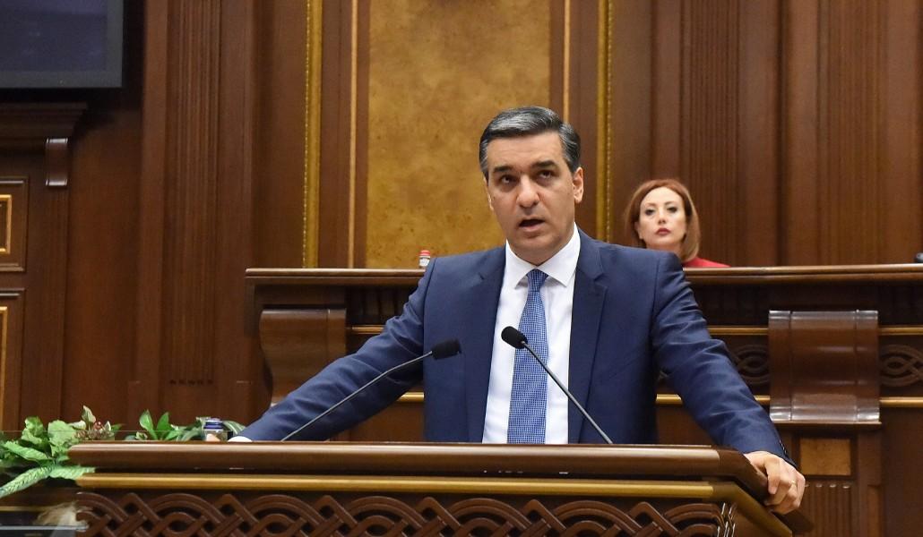 Արման Թաթոյան