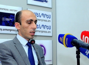 Омбудсмен Арцаха посетил мирных жителей, раненных в результате азербайджанской агрессии