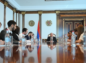 Армен Саркисян принял участников Международной школы молодых лидеров