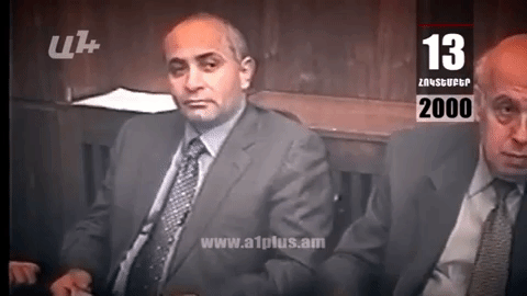 Օրացույց. 13-ը հոկտեմբերի. Հովիկ Աբրահամյանը նստել էր պատի տակ