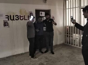 Предъявлено обвинение в препятствовании законной профессиональной деятельности клуба “Айели”