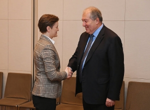 Հայաստանի նախագահ Արմեն Սարգսյանը հանդիպել է Սերբիայի վարչապետ Անա Բռնաբիչի հետ