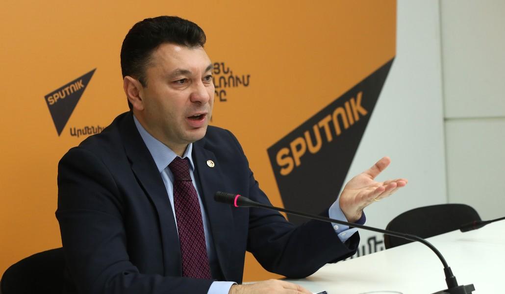 Էդուարդ Շարմազանով