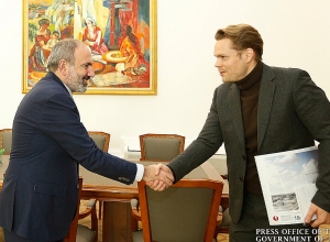 Премьер-министр обсудил с Николя Азнавуром процесс создания в Ереване центра “Азнавур”
