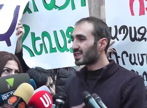 «Արայի՛կ, հեռացի՛ր»․ պահանջում են նախարարի հրաժարականը