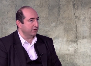 Այդ բանախոսների քաղաքական ղեկավարն ուզում էր սեփականացնել կառավարական առանձնատունը․ Արտակ Մանուկյան