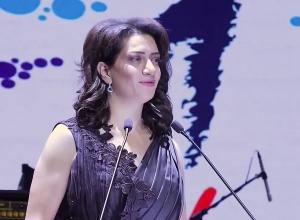 Աննա Հակոբյանի կախազարդն աճուրդում վաճառվել է 1մլն դրամով որը նա նվիրել էր բարեգործության նպատակով