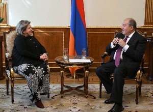 Армен Саркисян провел прощальную встречу с послом Греции в Армении