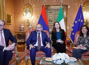 Никол Пашинян проводит встречу с председателем Сената Италии