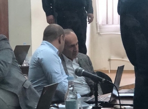 Перебранка во время судебного заседания по делу Кочаряна и остальных