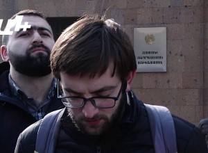«Բոլոր իրավապահ մարմիններում պետք է լինեն  լուրջ ռեֆորմներ»․«Ռեսատարտ»-ի ակցիան Ոստիկանության մոտ