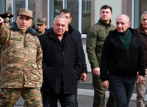 Президент АР принял участие в открытии новой солдатской столовой и котельной