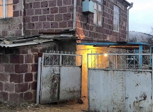 Մտել են տուն, կպչուն ժապավենով կապել բերանն ու փող հափշտակել․ Տաշիրի ոստիկանների բացահայտումը