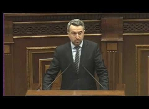 21-րդ դարում 1 պատկերի քննարկման համար նիստ ենք անում,բայց դա կարելի է անել էլ. քվեարկության միջոցով