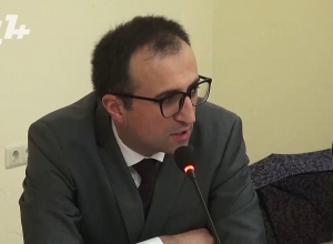 Heated conversation between Arsen Torosyan and "My Step"