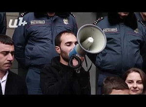 Նախարարին կես ժամ ժամանակ են տվել․ ակցիա՝ ԿԳՄՍ նախարարության դիմաց