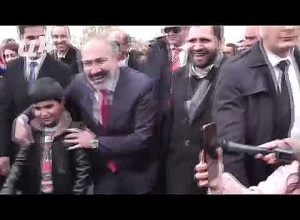 Իմ խնդրանքն էն էր, որ ասֆալտը լինի․ երեխան՝  Փաշինյանին