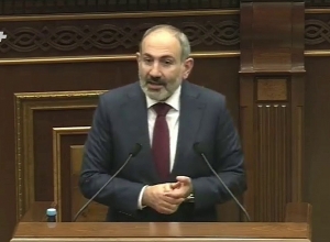 Մի կողմից մեղադրում են անհունդորժաղականության մեջ, մյուս կողմից մեղադրում՝ հանդուրժողականության մեջ