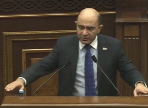 Չի կարելի տեղական հանրաքվե անել և դա լինի ոչ պարտադիր, դա ընտրական ինստիտուտի հերն անիծում է․