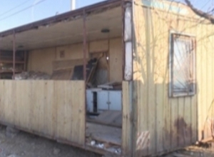 Ապօրինի տնակները դեռ մաքսատան տարածքում են