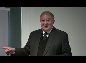 «ԼՕՖԹ» կենտրոնում նախագահ Արմեն Սարգսյանը հանդիպել է գյումրեցի ձեռներեց կանանց հետ