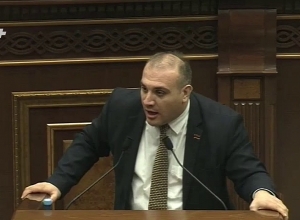 Միջադեպ Համազասպ Դանիելյանի  և Նաիրա Զոհրաբյանի միջև