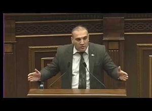 Փող կա,բայց էդ փողը ծախսելու տեղ ունի․2 օր առաջ դպրոցներ էիք ցույց տալիս,որ վերանորոգման կարիք ունեն