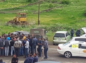 Ջերմուկցիները միահամուռ դեմ արտահայտվեցին Ամուլսարի գագաթ տանող ճանապարհները բացելուն