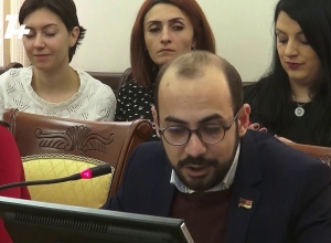 Մինչ հեղափոխությունը այդ ՊՈԱԿ ը տարբեր խողովակներով արշավներ է կազմակերպել ընդդիմության նկատմամբ