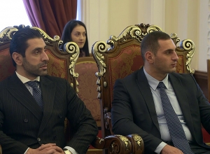 Արմեն Սարգսյանն ու Ամենայն Հայոց կաթողիկոսը հանդիպել են զինհաշմանդամների հետ