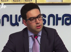 «Հրայր Թովմասյանը ճնշում է գործադրում դատավորների նկատմամբ»․ Ռուստամ Բադասյան