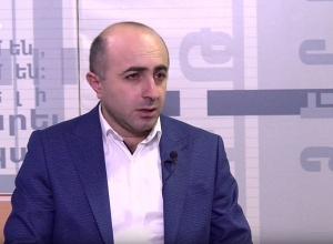 Бако Саакян приветствовал даже «усилие» Саркисяна по сдаче территорий: Айк Ханумян